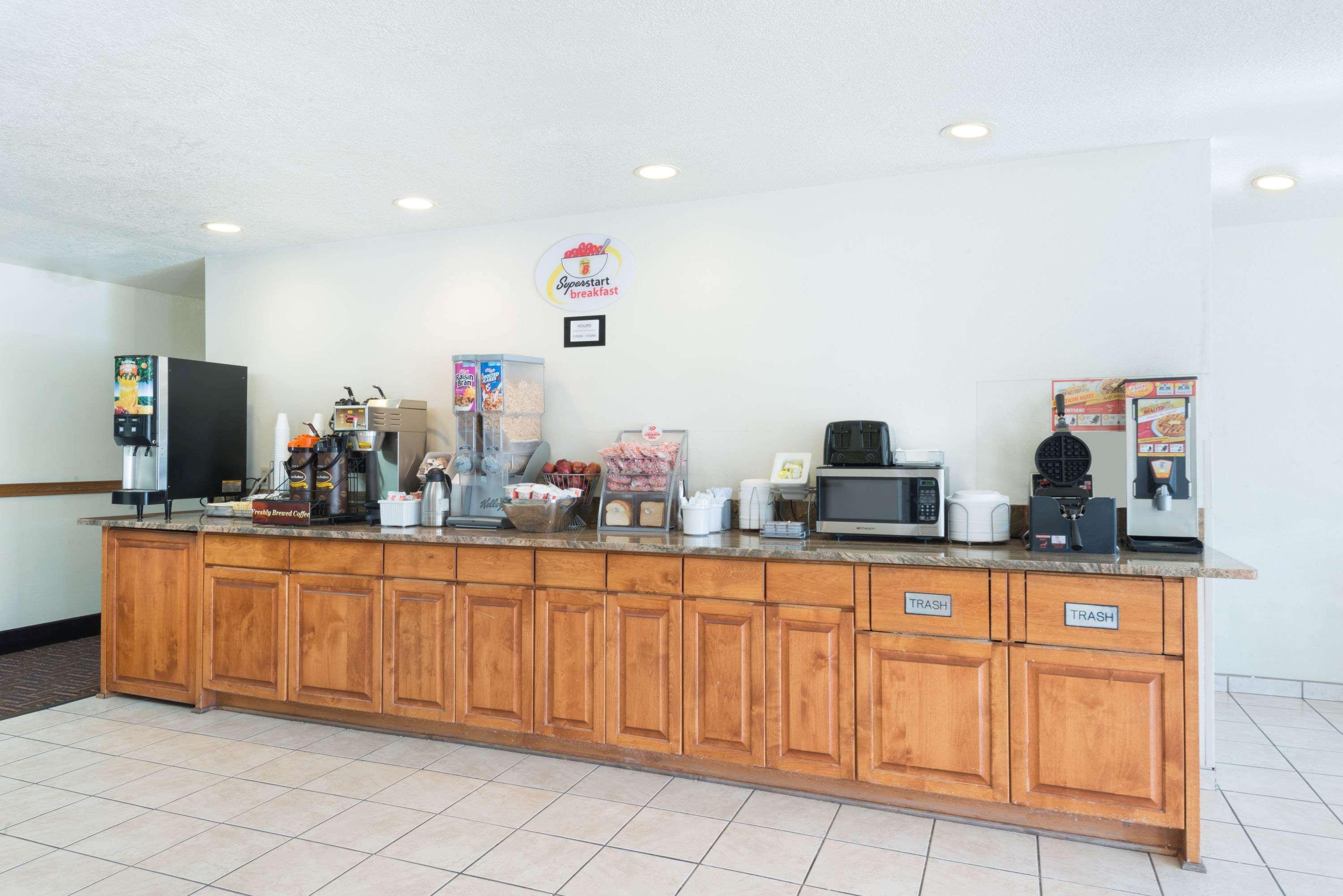 Super 8 By Wyndham Bernalillo Hotel Exterior photo
